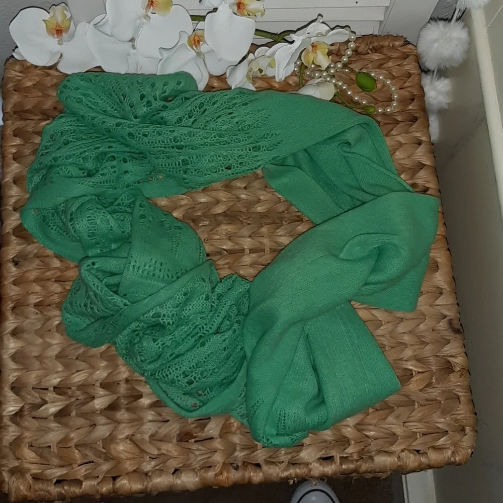 KNIT INFINITY SCARF GREEN